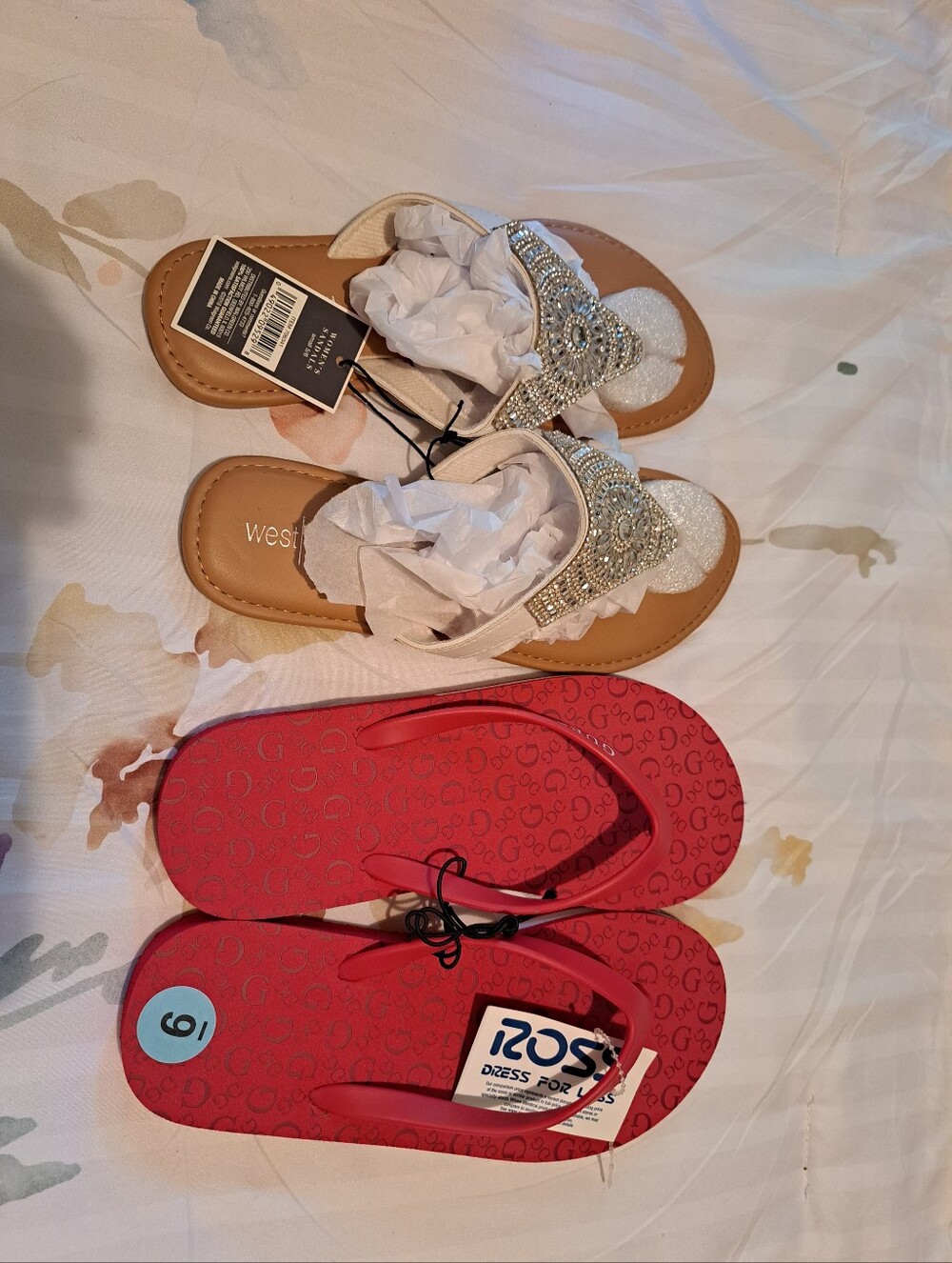 2 Pr West Loop Guess Sandals Flip Flop Flats Size 6